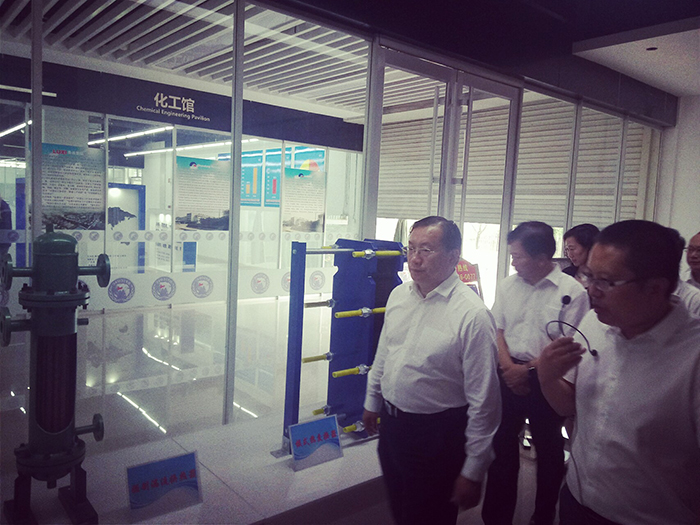 王忠林书记到星空体育最新官网（China）官方网站
集团展位观展
