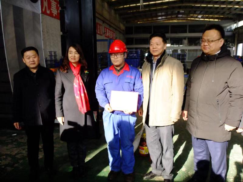 济南市总工会常务副主席傅金峰到星空体育最新官网（China）官方网站
集团走访慰问