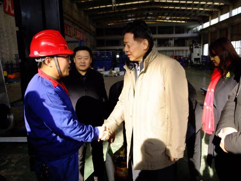 济南市总工会常务副主席傅金峰到星空体育最新官网（China）官方网站
集团走访慰问