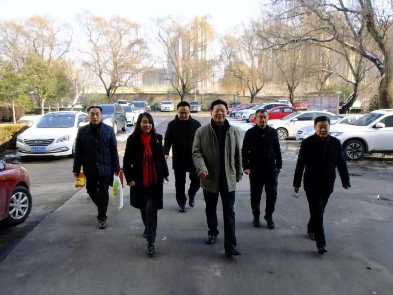 济南市总工会常务副主席傅金峰到星空体育最新官网（China）官方网站
集团走访慰问